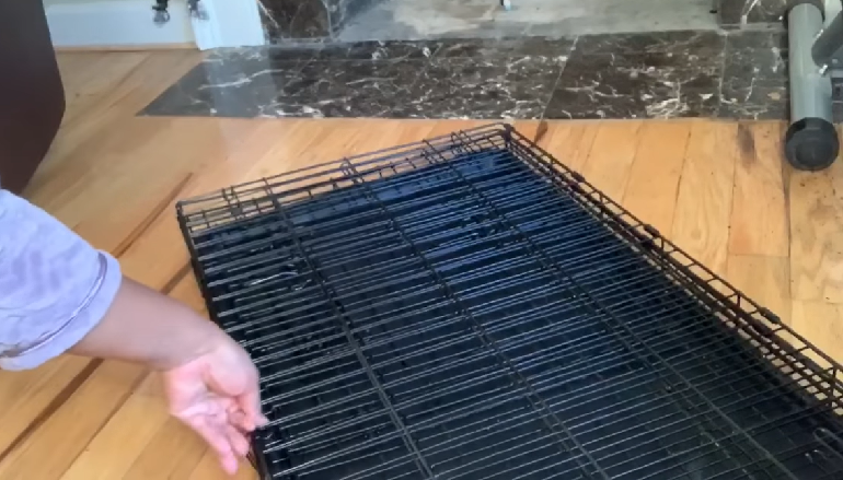 how to disassemble a dog crate