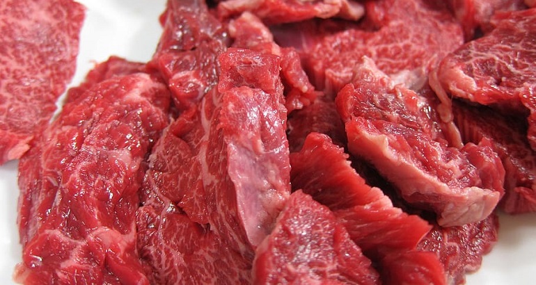 how much beef does the average american eat