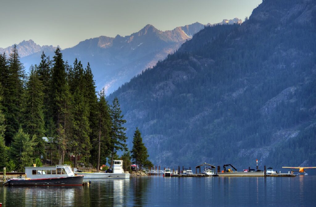 clear water lake
